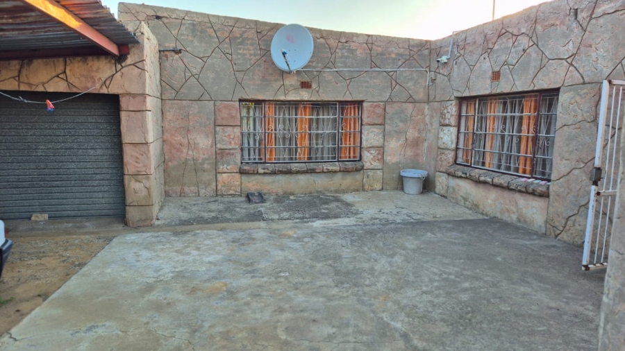 3 Bedroom Property for Sale in Tate Rantheli Central Free State